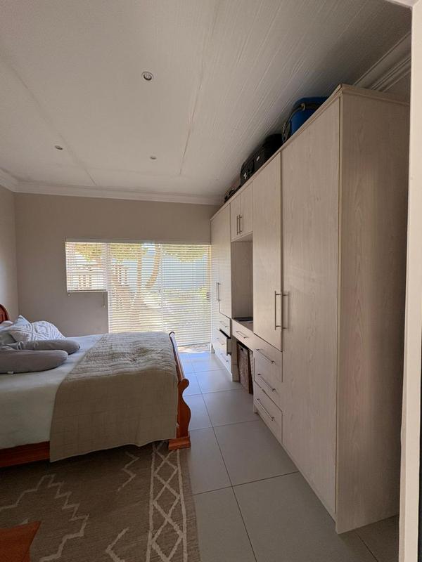 3 Bedroom Property for Sale in Sandbaai Western Cape